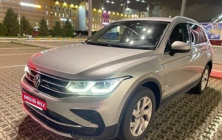 Volkswagen Tiguan II, 2021 год, 4 200 000 рублей, 2 фотография