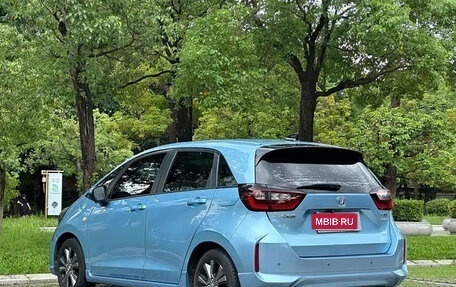 Honda Fit, 2021 год, 1 000 000 рублей, 4 фотография