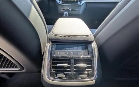 Volvo XC90 II рестайлинг, 2025 год, 7 700 000 рублей, 28 фотография