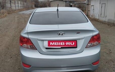 Hyundai Solaris II рестайлинг, 2013 год, 920 000 рублей, 3 фотография