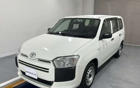 Toyota Succeed I рестайлинг, 2020 год, 1 100 000 рублей, 2 фотография