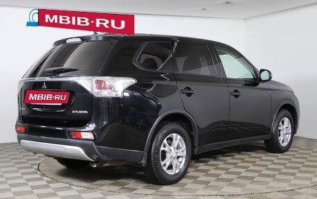 Mitsubishi Outlander III рестайлинг 3, 2014 год, 1 499 990 рублей, 5 фотография