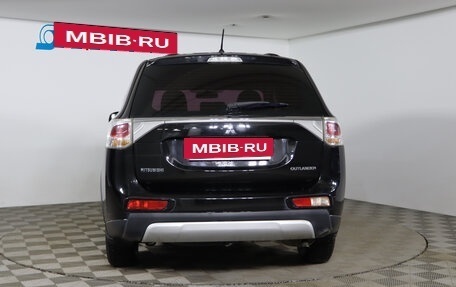 Mitsubishi Outlander III рестайлинг 3, 2014 год, 1 499 990 рублей, 6 фотография