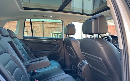 Volkswagen Tiguan II, 2019 год, 2 990 000 рублей, 19 фотография