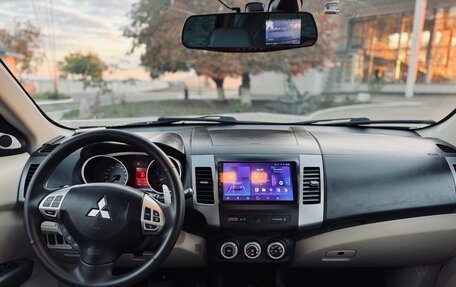 Mitsubishi Outlander III рестайлинг 3, 2008 год, 850 000 рублей, 12 фотография