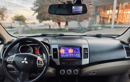 Mitsubishi Outlander III рестайлинг 3, 2008 год, 850 000 рублей, 10 фотография