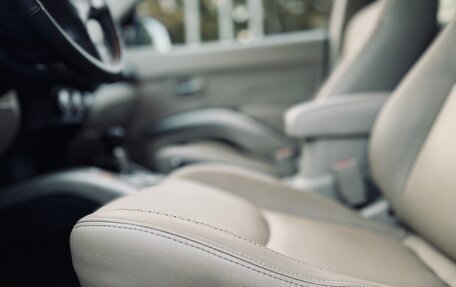 Mitsubishi Outlander III рестайлинг 3, 2008 год, 850 000 рублей, 16 фотография