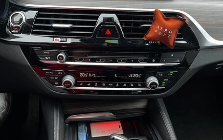 BMW 5 серия, 2018 год, 3 600 000 рублей, 19 фотография