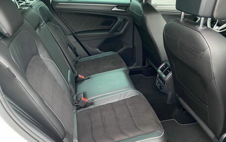 Volkswagen Tiguan II, 2021 год, 3 690 000 рублей, 13 фотография