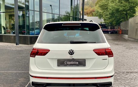 Volkswagen Tiguan II, 2021 год, 3 690 000 рублей, 4 фотография