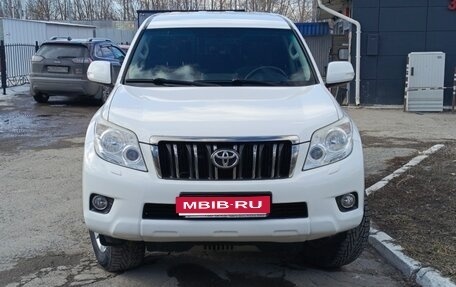 Toyota Land Cruiser Prado 150 рестайлинг 2, 2012 год, 3 000 000 рублей, 1 фотография
