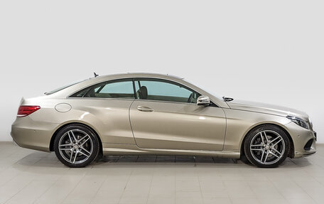 Mercedes-Benz E-Класс, 2015 год, 2 900 000 рублей, 4 фотография