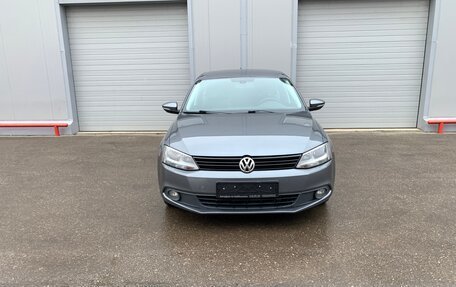 Volkswagen Jetta VI, 2014 год, 1 050 000 рублей, 2 фотография
