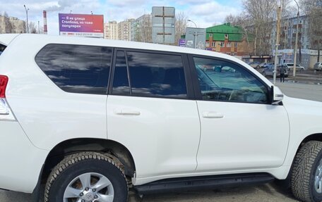 Toyota Land Cruiser Prado 150 рестайлинг 2, 2012 год, 3 000 000 рублей, 6 фотография