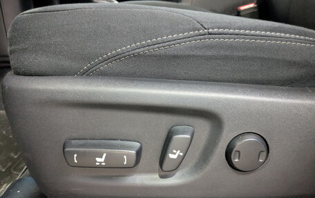 Toyota Land Cruiser Prado 150 рестайлинг 2, 2020 год, 4 590 000 рублей, 9 фотография