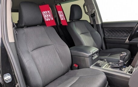 Toyota Land Cruiser Prado 150 рестайлинг 2, 2020 год, 4 590 000 рублей, 30 фотография