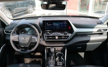 Toyota Highlander, 2024 год, 6 790 000 рублей, 5 фотография