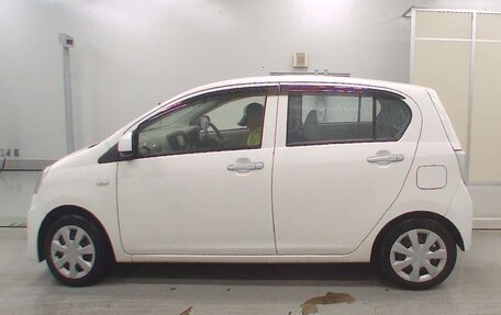 Daihatsu Mira e:S I рестайлинг, 2014 год, 600 000 рублей, 2 фотография