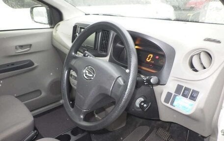 Daihatsu Mira e:S I рестайлинг, 2014 год, 600 000 рублей, 3 фотография