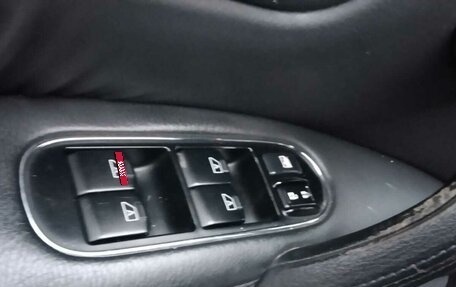 Nissan Patrol, 2011 год, 2 499 000 рублей, 17 фотография