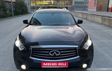 Infiniti FX II, 2013 год, 2 550 000 рублей, 29 фотография