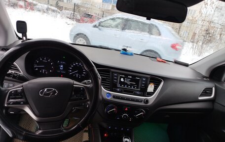 Hyundai Solaris II рестайлинг, 2018 год, 1 250 000 рублей, 14 фотография