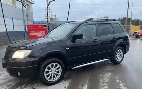 Mitsubishi Outlander III рестайлинг 3, 2006 год, 630 000 рублей, 1 фотография