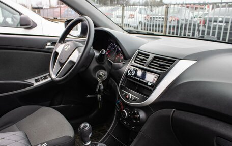 Hyundai Solaris II рестайлинг, 2012 год, 710 000 рублей, 16 фотография