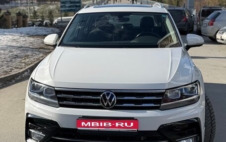 Volkswagen Tiguan II, 2020 год, 3 700 000 рублей, 1 фотография