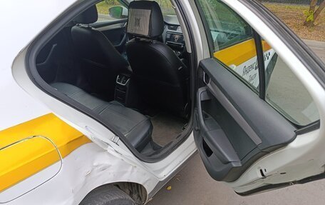 Skoda Octavia, 2018 год, 630 000 рублей, 10 фотография