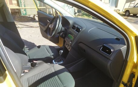 Volkswagen Polo VI (EU Market), 2011 год, 750 000 рублей, 5 фотография