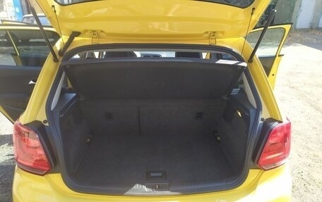 Volkswagen Polo VI (EU Market), 2011 год, 750 000 рублей, 2 фотография