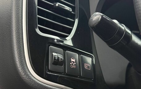 Mitsubishi Outlander III рестайлинг 3, 2012 год, 1 305 000 рублей, 24 фотография