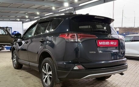 Toyota RAV4, 2017 год, 2 499 000 рублей, 3 фотография