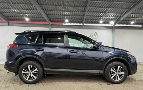 Toyota RAV4, 2017 год, 2 499 000 рублей, 6 фотография