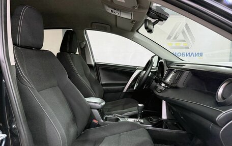 Toyota RAV4, 2017 год, 2 499 000 рублей, 11 фотография