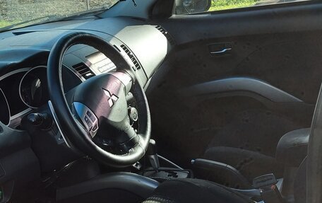 Mitsubishi Outlander III рестайлинг 3, 2008 год, 760 000 рублей, 3 фотография