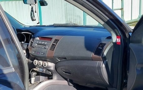 Mitsubishi Outlander III рестайлинг 3, 2008 год, 760 000 рублей, 7 фотография