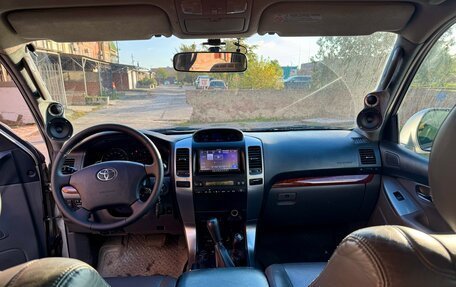 Toyota Land Cruiser Prado 120 рестайлинг, 2004 год, 2 300 000 рублей, 5 фотография