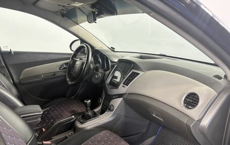 Chevrolet Cruze II, 2010 год, 560 000 рублей, 10 фотография