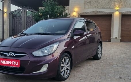 Hyundai Solaris II рестайлинг, 2012 год, 780 000 рублей, 2 фотография