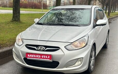 Hyundai Solaris II рестайлинг, 2011 год, 455 000 рублей, 3 фотография