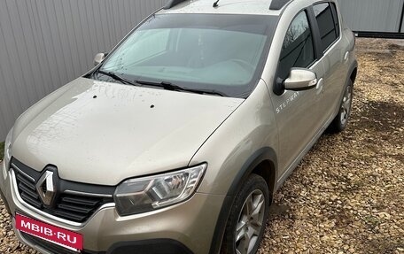 Renault Sandero II рестайлинг, 2019 год, 1 450 000 рублей, 2 фотография