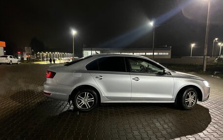Volkswagen Jetta VI, 2013 год, 1 010 000 рублей, 5 фотография
