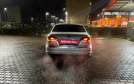 Volkswagen Jetta VI, 2013 год, 1 010 000 рублей, 4 фотография