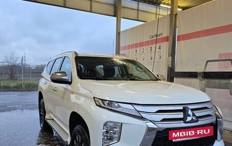 Mitsubishi Montero Sport, 2022 год, 4 000 000 рублей, 2 фотография