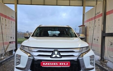 Mitsubishi Montero Sport, 2022 год, 4 000 000 рублей, 12 фотография
