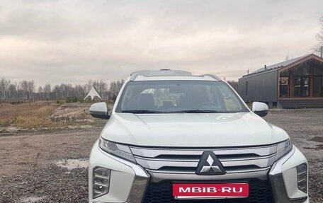Mitsubishi Montero Sport, 2022 год, 4 000 000 рублей, 13 фотография