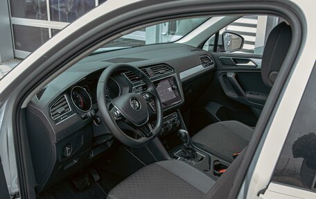 Volkswagen Tiguan II, 2019 год, 1 695 000 рублей, 13 фотография