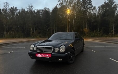 Mercedes-Benz E-Класс, 1997 год, 450 000 рублей, 2 фотография